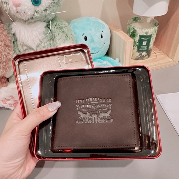 Levi's mens RFID-Blocking Extra Capacity Wallet/NWB - Picture 2 of 6